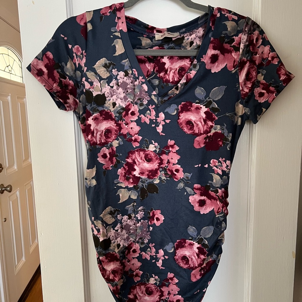 Lightly worn full moon maternity t-shirt